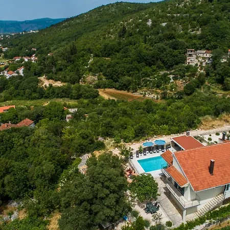 Vinko Villa *